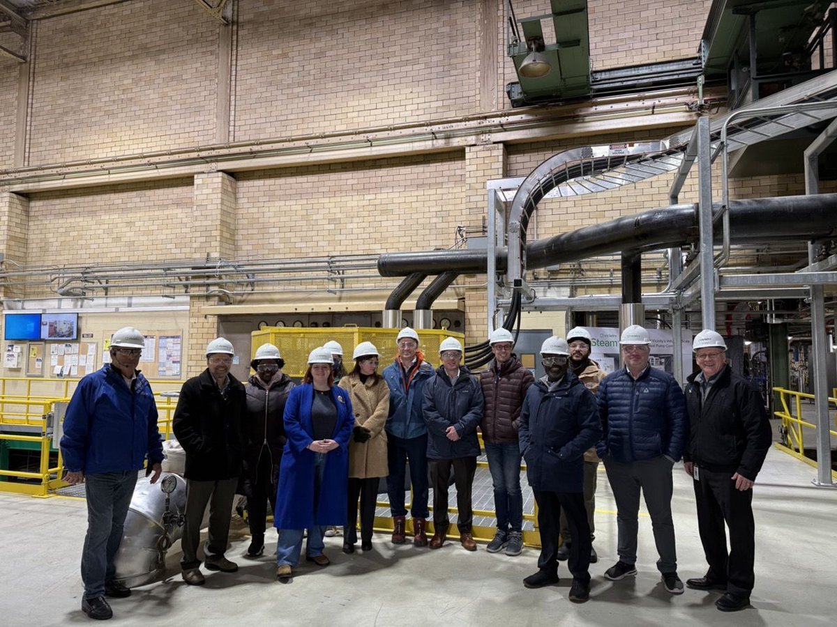 CambridgeCRA's tweet photo. 💨 Full Steam Ahead💨
Our CRA staff toured Vicinity Energy's Kendall Square facility.

Vicinity is electrifying operations to provide carbon-free steam, eSteam™, to customers. We were amazed by their 42MW electric boiler, now delivering eSteam™.

#CarbonFreeEnergy #Innovation https://t.co/mhzJaSnBdO