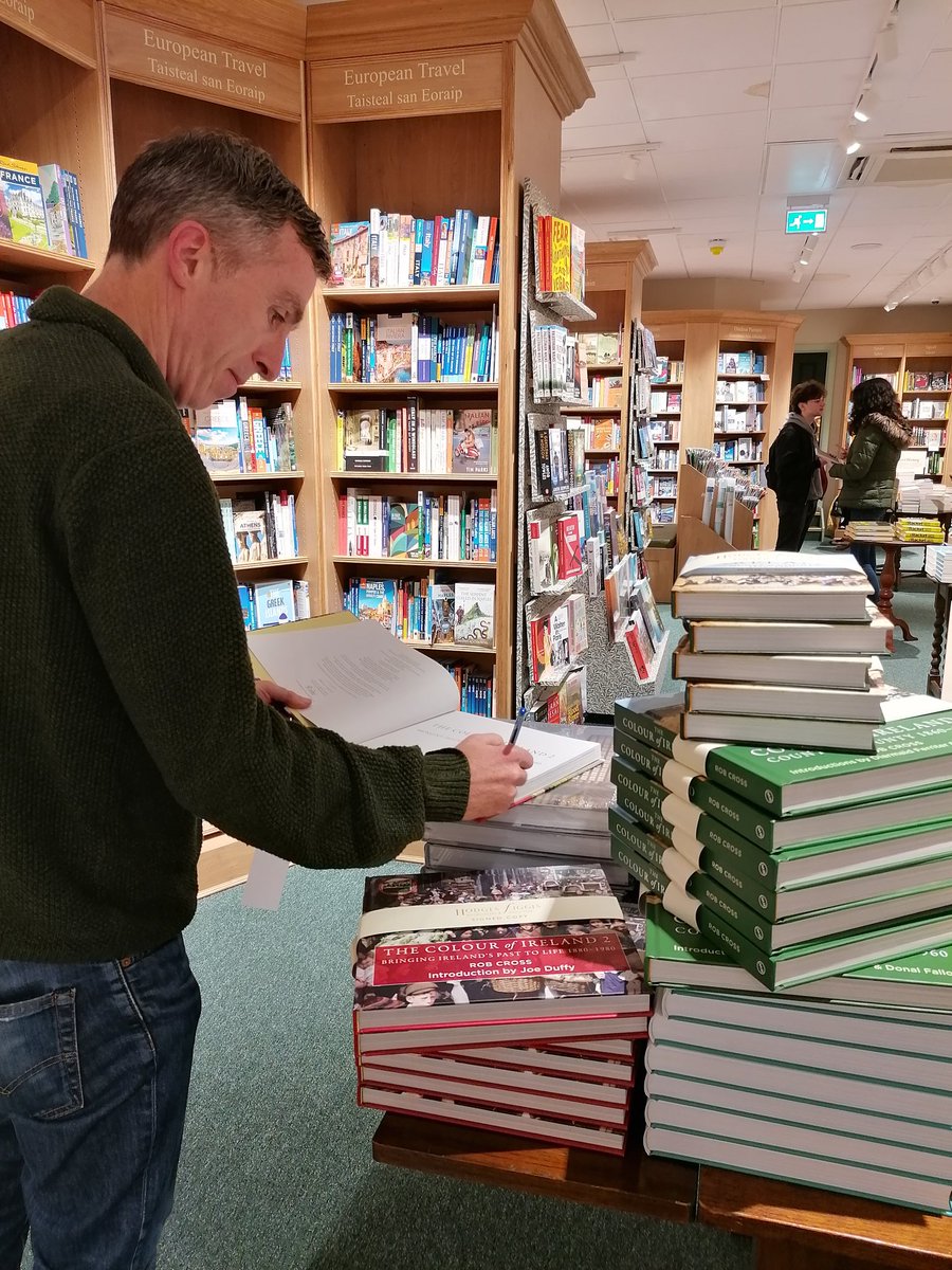 RobCross247's tweet photo. People have been requesting signed copies of my book 'The Colour of Ireland" books, so delighted to say that I've just signed a few there this evening in Hodges Figgis bookstore on Dawson Street in Dublin.
#TheColourOfIreland 🎄
#xmassorted #shoplocal https://t.co/0Bz3yc0XlD
