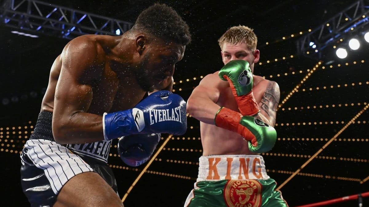 WorldBoxingNews's tweet photo. How Golovkin and UFC stud played a role in Loeffler’s next star - by @AlanDawsonSport https://t.co/ywowp042Dd #KingCallum #boxing https://t.co/P7CM1gkGje