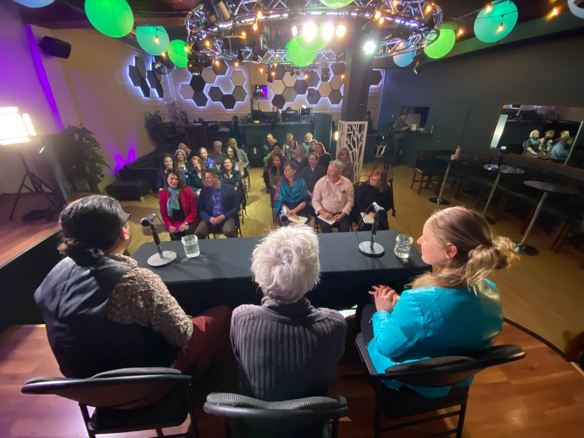 🌟 Get a behind-the-scenes look at how we produce top-tier virtual and hybrid events every Thursday at Sunset Labs. 45min Demos run 11am-5pm—don’t miss it! Book now! 👉 s.mtrbio.com/wgwbwvishj
#virtualevents #productionstudio #hybridevents #livestream #yyjevents #sunsetlabs