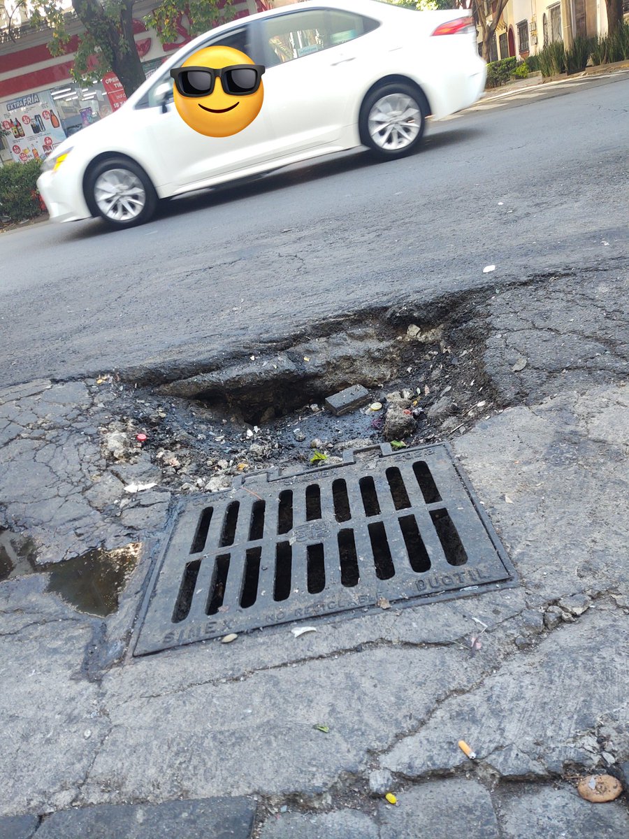 Nuevamente socavón, se hundió con todo y regilla pluvial es Leibnitz esq Curiel (a la altura de Curie), salida de Camino real del otro lado del K

Porfa <a href="/SEGIAGUA/">Secretaría de Gestión Integral del Agua</a> <a href="/locatel_mx/">@locatel_mx</a> CC <a href="/craviotocesar/">César Cravioto</a> <a href="/ClaraBrugadaM/">Clara Brugada Molina</a> 

Son registros de sacmex , AnzuresCDMX, MH CDMX