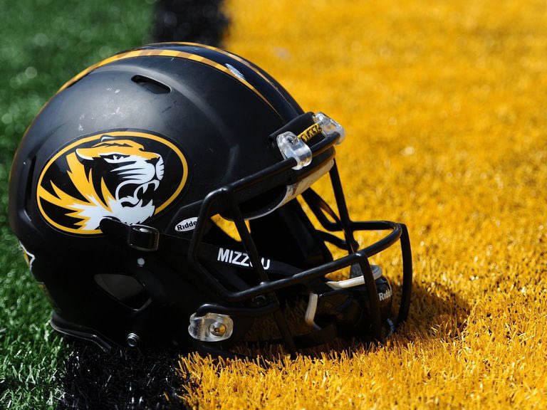 FCRecruits's tweet image. We Are The Home Of Real Recruiting !

C/o 26 / 27 &amp;amp; 28 If You Are Interested In Being Recruited By The University Of Missouri ( @MizzouFootball ) Please COMMENT film , RETWEET &amp;amp; DM transcripts. We Are Sending Over Playmakers For Eval At All Positions 🎥 #FirstChoice