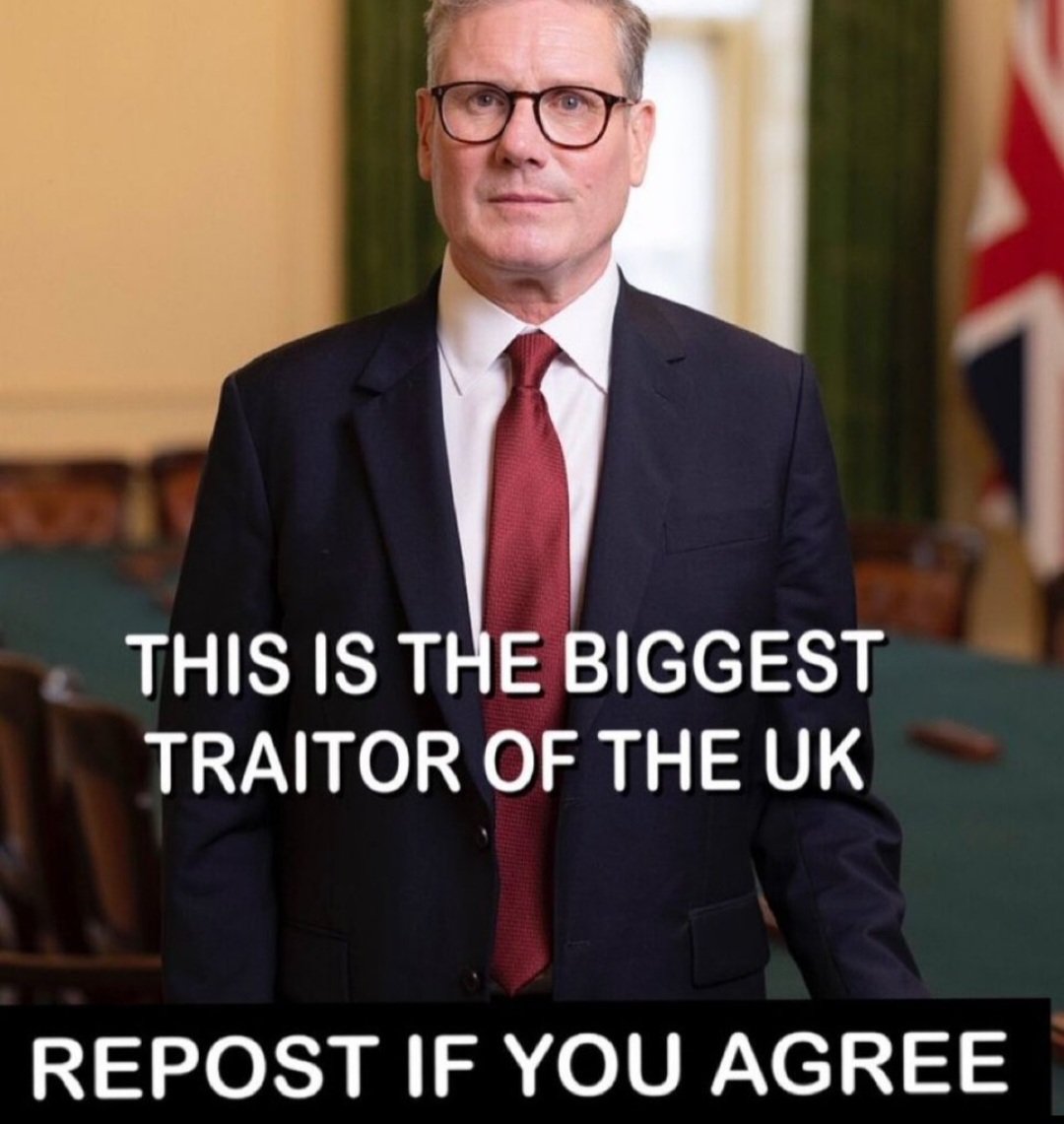 GSGB01's tweet photo. Is @Keir_Starmer the biggest traitor of the UK?

YES OR NO? https://t.co/4Lbpces2Lh
