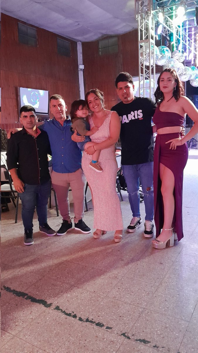 Gracias vieja por haberme dejado una familia hermosa❤️‍🩹