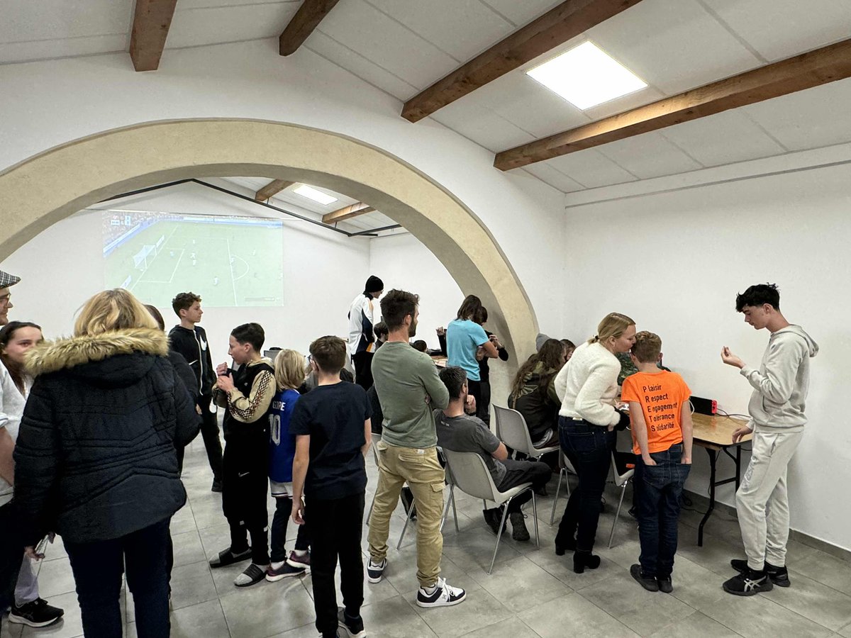 Antic ESC tweet media