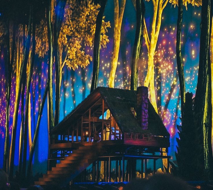 marleyharper's tweet photo. the only way i’m coping with the fact that the folklore cabin is going into storage is by telling myself that Karyn will have a house now https://t.co/86XPWHo8ia