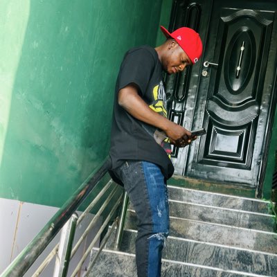 AdegokeRashee18's tweet photo. #NewProfilePic https://t.co/lAMDcZmBsU