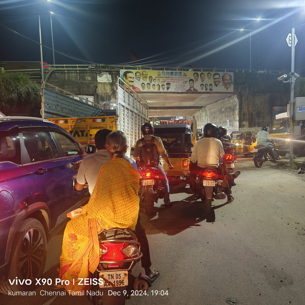 SSKKumaran_'s tweet photo. Today same thing happened again 
30 min to pass through Vanagaram bridge .i request concern Authority to take appropriate steps. https://t.co/szrwRmn0ce