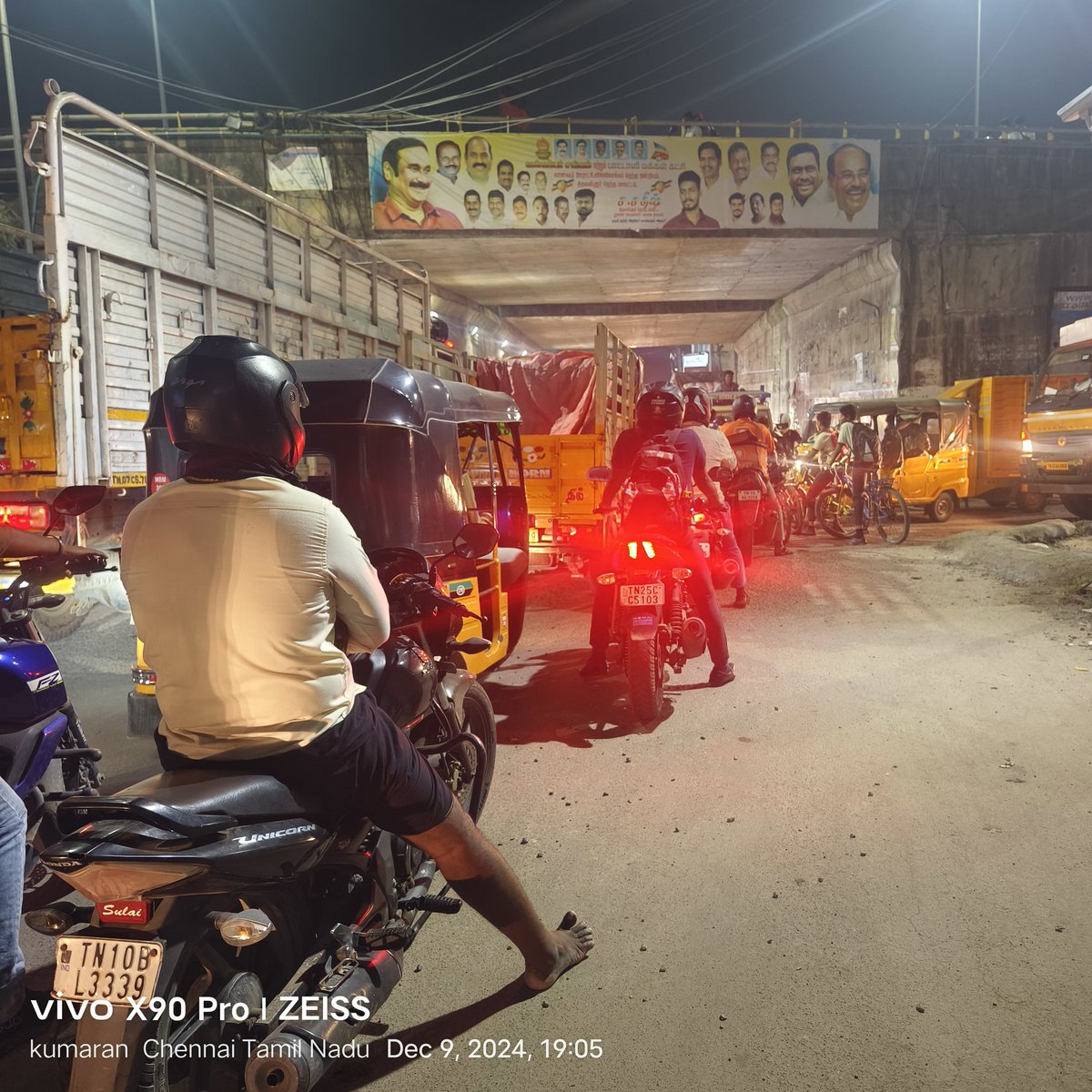 SSKKumaran_'s tweet photo. Today same thing happened again 
30 min to pass through Vanagaram bridge .i request concern Authority to take appropriate steps. https://t.co/szrwRmn0ce