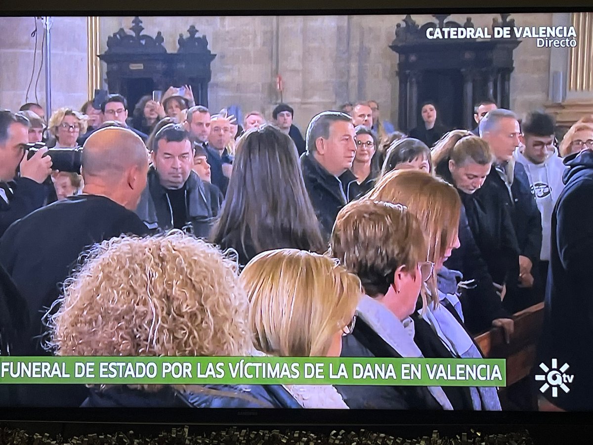 Oscar_PL20's tweet photo. @canalsur ¿Funeral de Estado? No están ustedes bien informados y no informan bien. https://t.co/qBwwQlBoSk