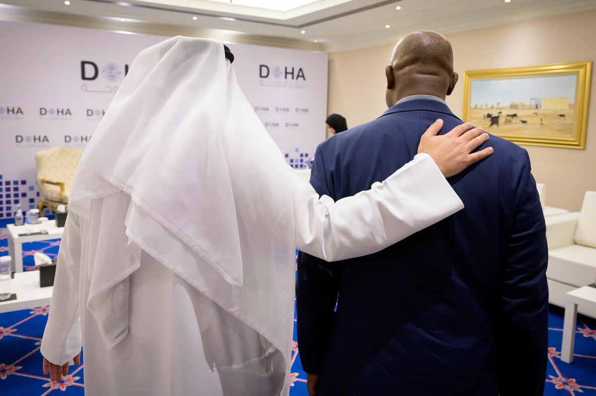 LuisGMurillo's tweet photo. 🇨🇴🇶🇦Proyectos clave como energías renovables, conectividad digital y desarrollo de infraestructura sostenible impulsan la cooperación entre Colombia y Qatar. En reunión con el Ministro de Estado, Mohammed bin Abdulaziz Al-Khulaifi, fortalecimos nuestra alianza para construir un futuro compartido. ¡Seguimos avanzando! #DohaForum