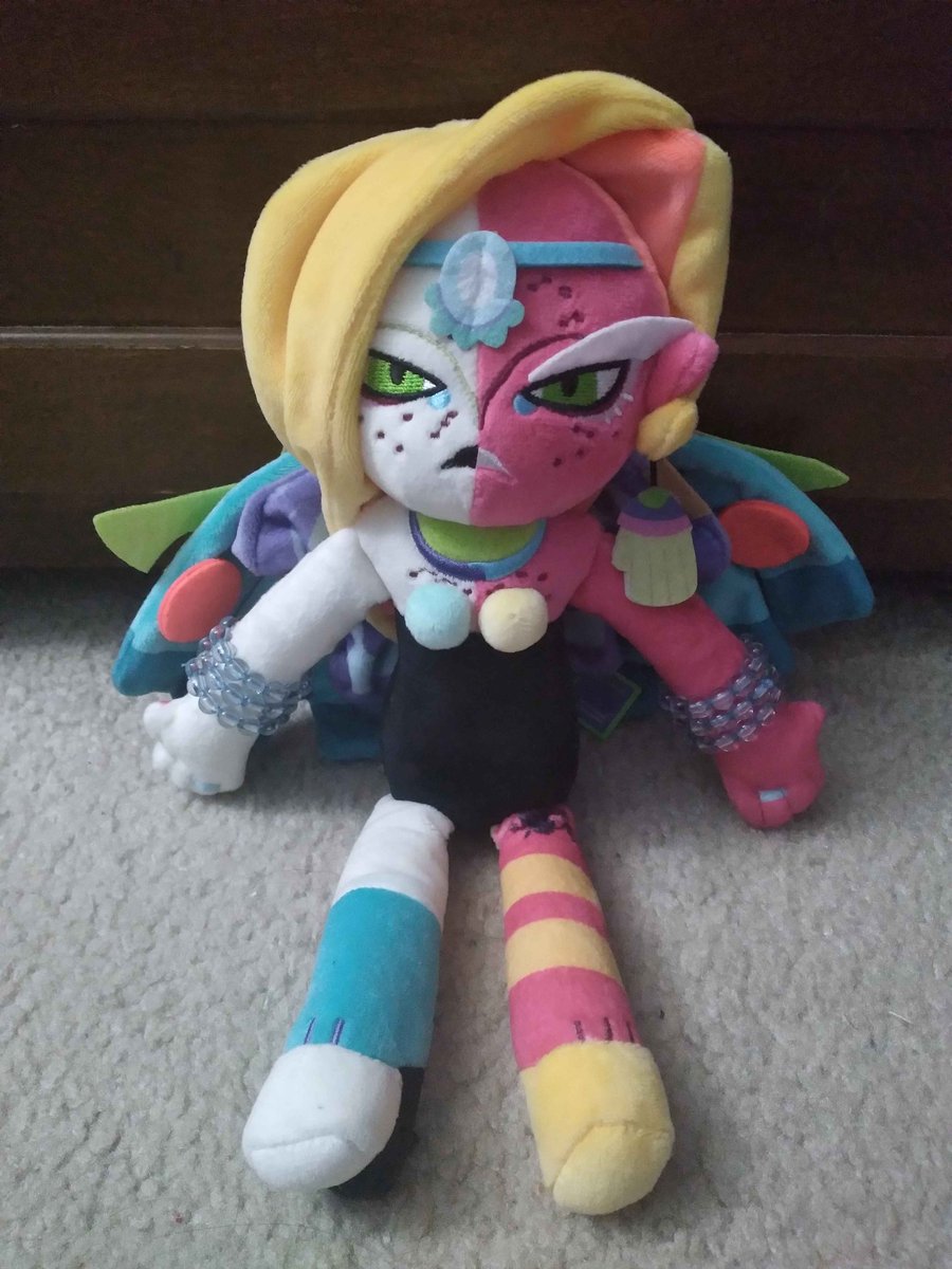 kkirby999's tweet photo. The Eve plushie!
Please check the alts of the images.
#NoStraightRoads #nsreve https://t.co/S9AmBS7wI4