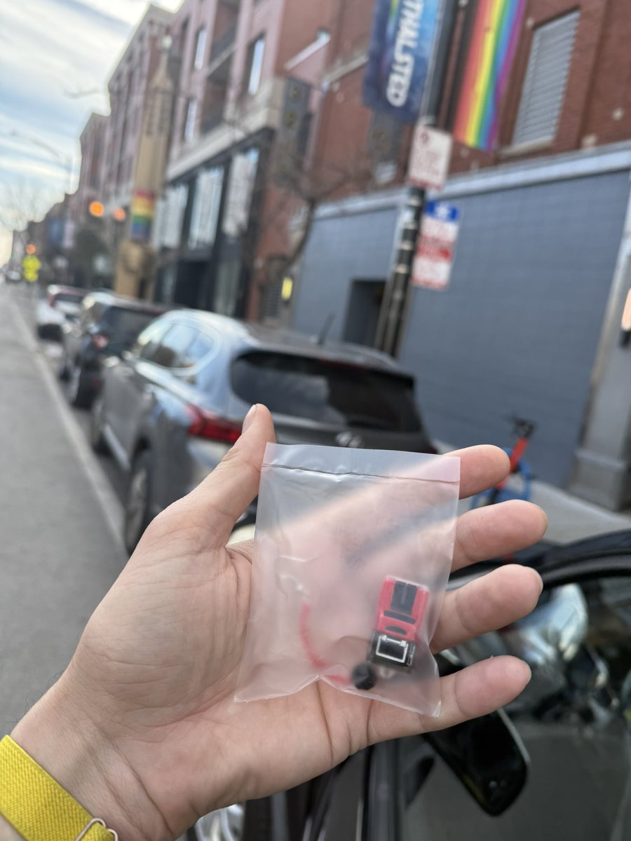 Wow… <a href="/SteamworksCHI/">Steamworks Chicago</a> is just THE best. Forgot my earring in my locker Friday and went to get it just now, sealed in a bag 🥹