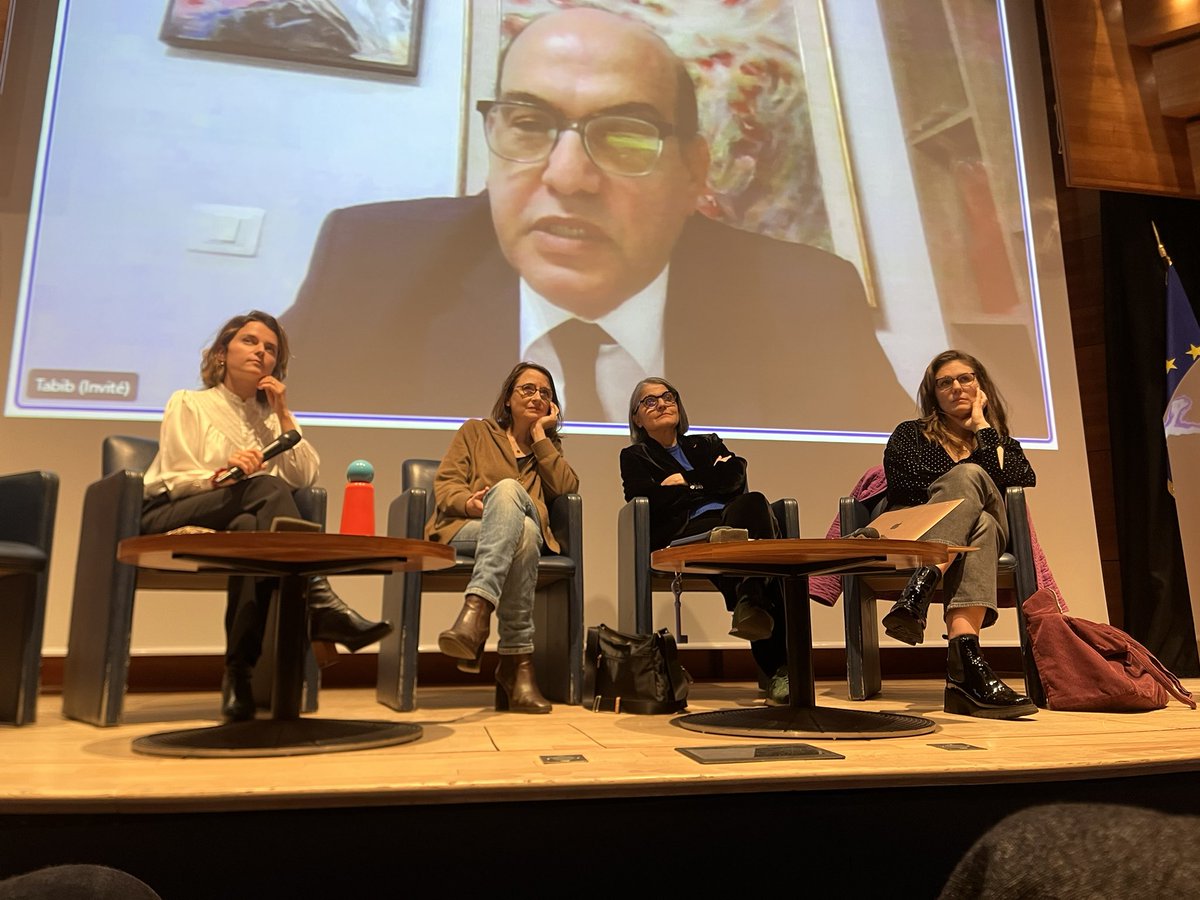 Actuellement en train de conférer autour de La Défense malgré tout. Merci à nos intervenants <a href="/Ingrid_Mtn/">ingridmetton</a> <a href="/clarawright_/">Clara Wright</a> Françoise Mathe <a href="/dose_marie/">Marie Dosé</a> Bâtonnier Chawki Tabib pour Sonia Dahmani 🤓🍿💭🤗