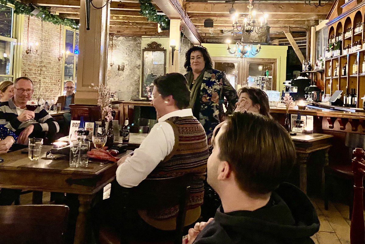 ralfsluijs's tweet photo. Leuk! Gezellige pré-kerstBBBorrel met de collega’s van de Tweede-Kamerfractie van @BoerBurgerB en het uitzwaaien van collega Sjoerd. Daarnaast 3e geworden bij de PuBBBquiz met teamlid @lientje1967. 🥳 https://t.co/ti07HRiGqL