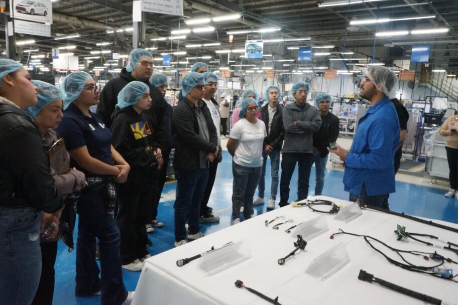 Furukawa Automotive warmly welcomes Industrial, Logistics, and Engineering students from Instituto Tecnológico de Mexicali. With an inspiring tour of their manufacturing processes, Furukawa proudly supports education and sparks excitement for the future of innovation! 🚗