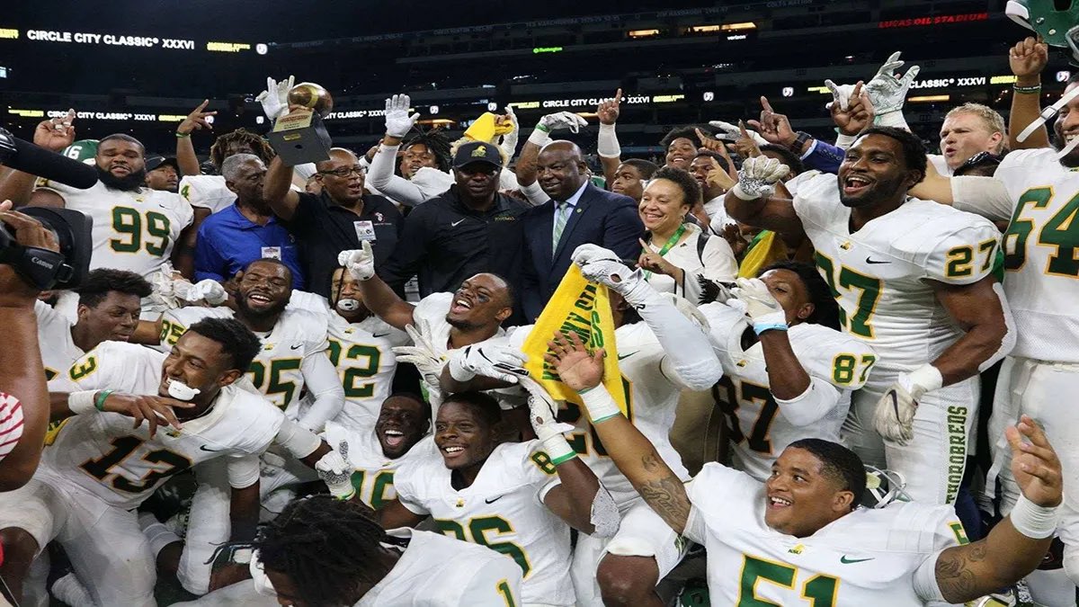 Kentucky state offered💚💛
<a href="/VinceVance6/">Coach Vince Vance</a> <a href="/CoachJTW/">Johnny T. White</a> <a href="/RecruitGeorgia/">Recruit Georgia</a> <a href="/Coach_Ken_Quinn/">Coach Ken Quinn, ED.S</a> <a href="/CoachEChambers/">Earl Chambers</a> <a href="/TrenchAcademy/">Coach Soli</a> <a href="/JohnFarmer60/">John Farmer</a>