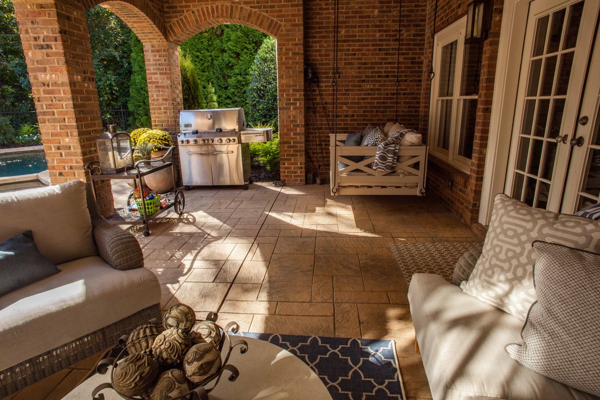 LndscapeStudio's tweet image. Grills are the most common item for outdoor kitchens (88%), followed by cooktops (46%), pizza ovens (32%) and smokers or deep fryers (24%) (Houzz)
#outdoors #outdoorliving #outdoorlivingspace #outdoorkitchen