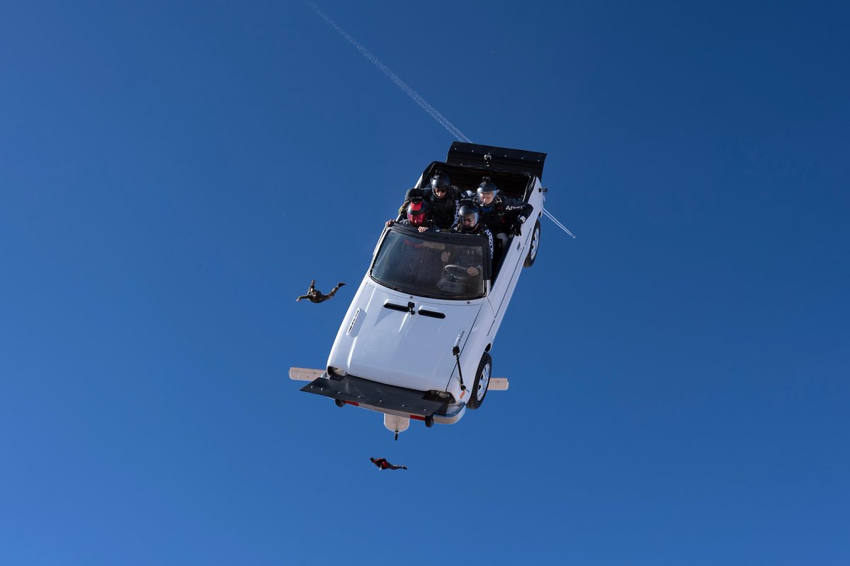 yvarcade's tweet photo. #SpaceCowboy captures skydiving cinematography pioneer Joe Jennings' daring life 🪂 at @whisfilmfest https://t.co/Zgu5eHESpK #WFF24 https://t.co/nuxFkDqVjo