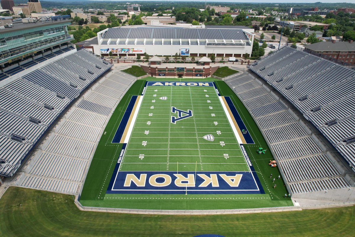 YbnQwyn's tweet photo. Thank you @NyeemWartman ! I am blessed to receive an OFFER from @ZipsFB https://t.co/MLcq6x1DyG