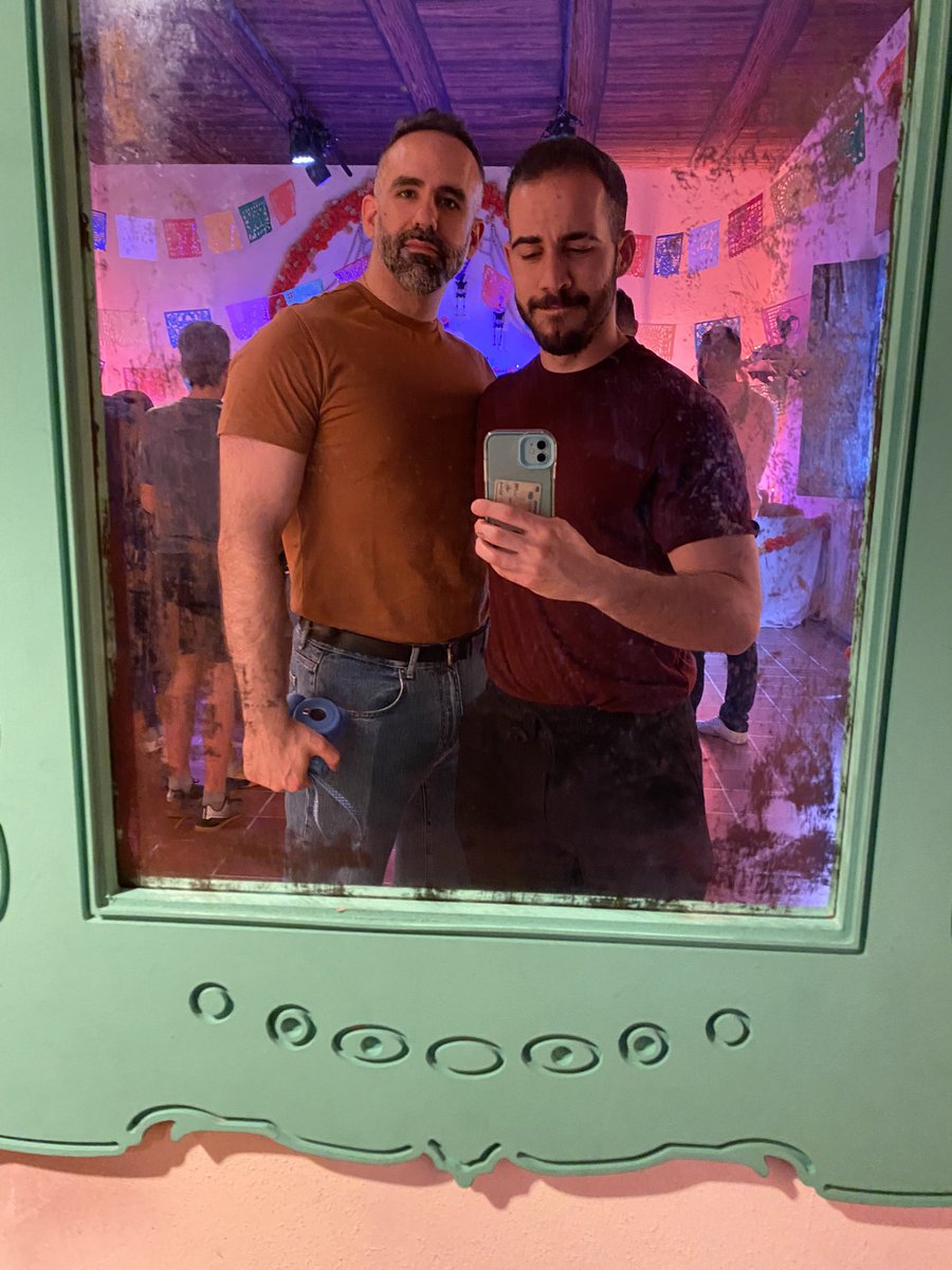 Ivanxrto's tweet photo. Mirror selfie (en pareja) wrapped 2024!

Un resumen de este increíble año 💖

Hemos ido creciendo como pareja y de cuerpo 💪🏻 https://t.co/mzkVptt65m