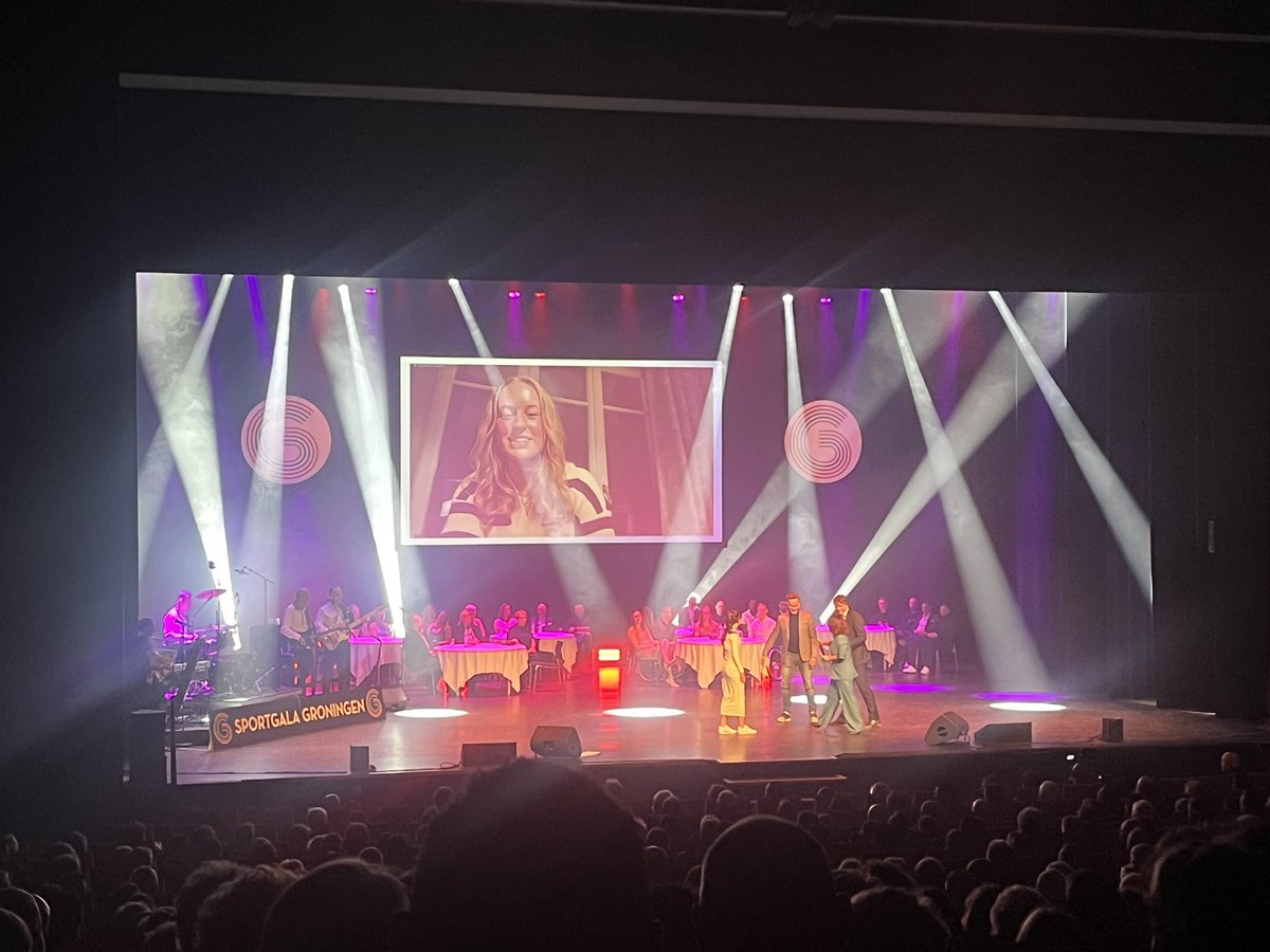 Het sporttalent van het jaar is Meike Veen 

#sportgala #groningen