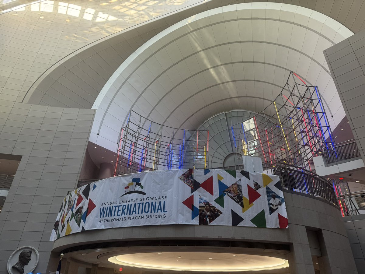 visitzim_usa's tweet photo. Winternational Embassy Showcase created platform for Zimbabwe to promote tourism, culture and connect &amp; create relationships with participants.
#Winternational #Zimbabwe #eventsmatter #SHOWCASE #Travel #visitzimbabwe https://t.co/Zo1Ak7ZFmU