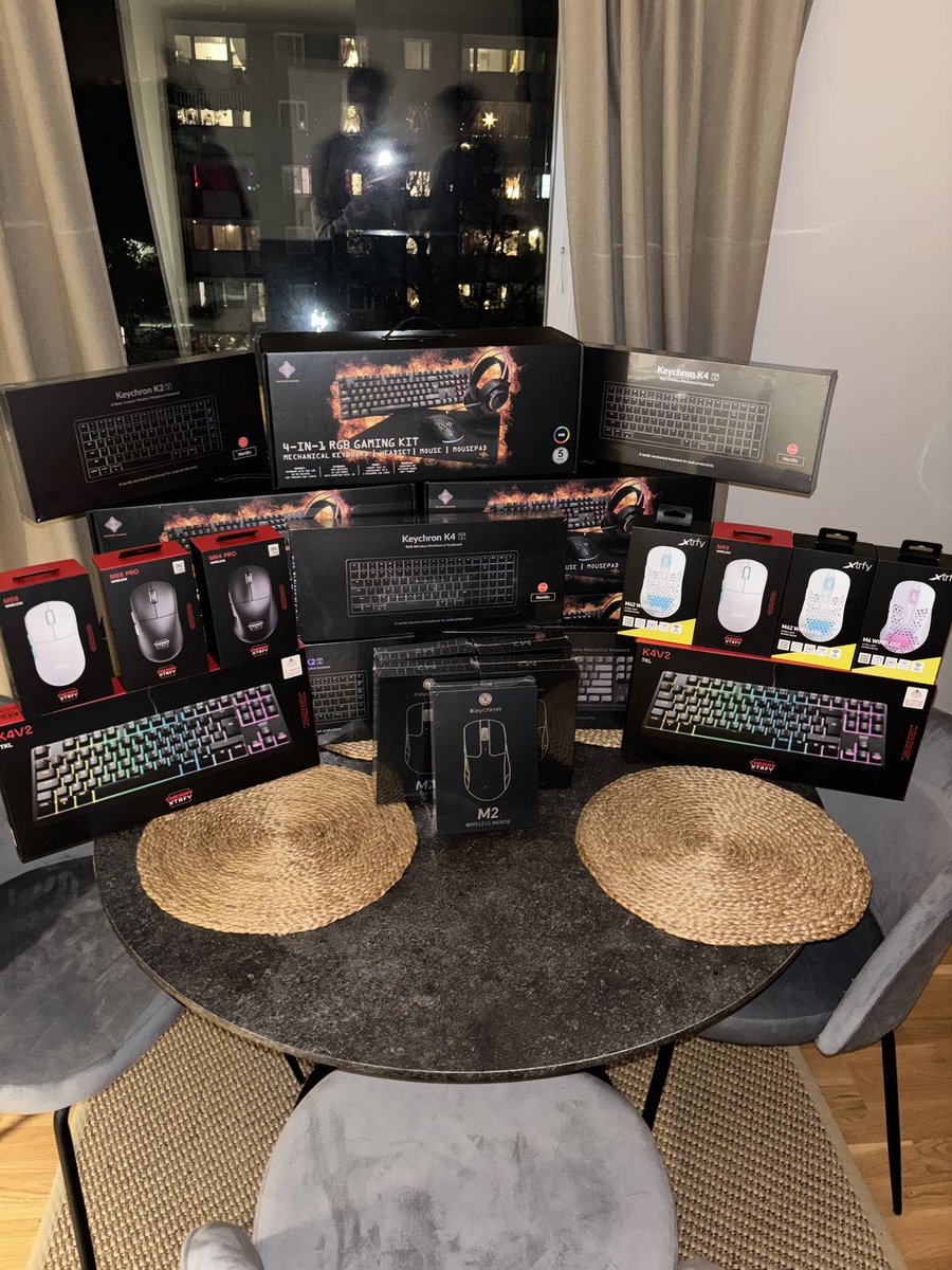 Julen för mig har alltid betytt julklappar och kärlek från familjen, alla har tyvärr inte den lyxen. Jag tackar <a href="/CEMCSGO/">CEM KINALI</a> från <a href="/KeychronMK/">Keychron</a> <a href="/iNF_JW/">Johan Wältare</a> från <a href="/cherryxtrfy/">CHERRY XTRFY</a> och <a href="/hnscs2/">hns</a> från <a href="/wearemaxgaming/">MaxGaming</a> för era produkter. 

Dessa kommer gå till familjer i Sollentuna som av olika