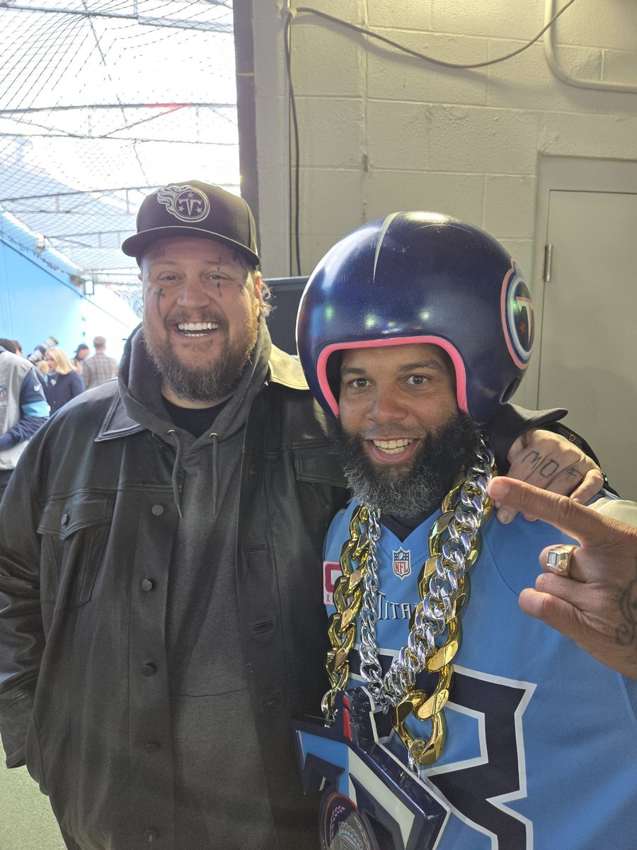 Meet <a href="/JellyRoll615/">Jelly Roll</a> and the kiddos at <a href="/Titans/">Tennessee Titans</a> nothing but laughs  #titans #TitanUp #jellyroll #JAXvsTEN #cadillac #tennessee #afc #Jaguars #jags