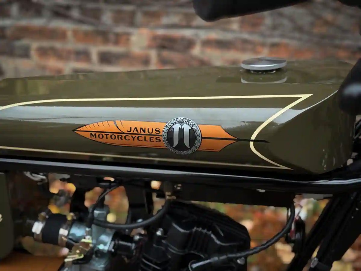 janusmotorcycle's tweet photo. Currently ogling this beautiful olive 250. Perfect cream and copper pin/feather combo. 
Currently $1000 off + FREE SHIPPING.

Get something beautiful you can own...

#custom #manufacturing #rambling #motorcycle 

https://t.co/SeRIJdVlNv https://t.co/DCjwu4th4J