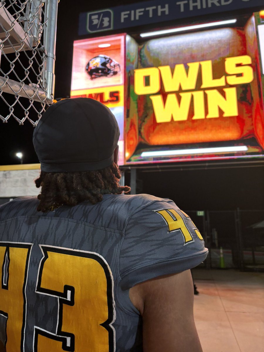 jamarrucks20's tweet photo. Staying home🖤🦉 https://t.co/zyCW9J0Geg