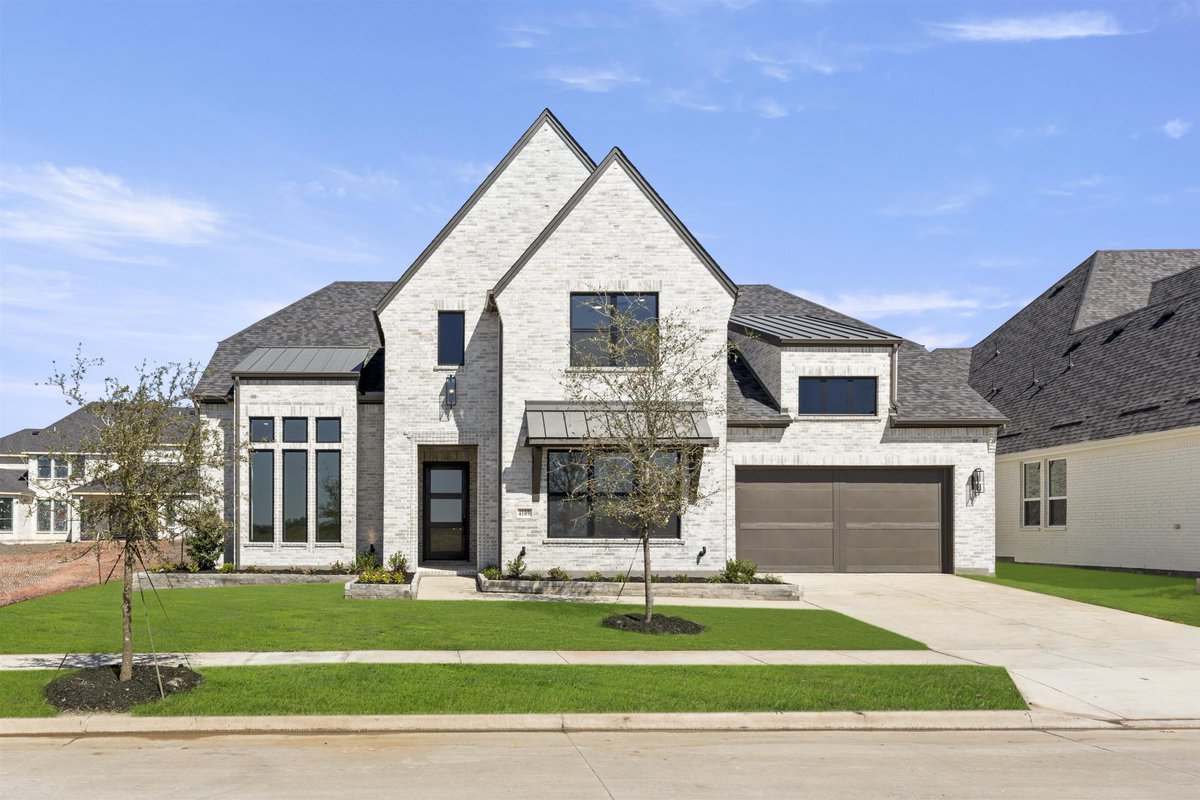 ToniHitchRealty's tweet photo. Indulge in Luxury
Gorgeous 2 story home that offers a large great room with abundance of natural light, a gas fireplace and sliding glass door that leads to the backyard. Ideal chef’s kitchen with a large island, and lots of counter space. The luxurious owner’s bath includes a.. https://t.co/TxRLamHPBt