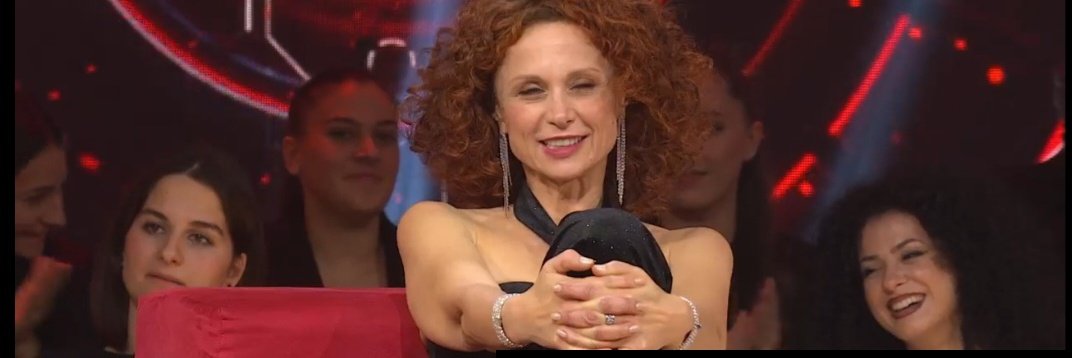 gioia27997's tweet photo. Sei la nostra felicità Bea Grazie di esistere Pupatè 🥰💖😘😉 #stasera #gfrouge
#beatriceluzzi
#beabaldi #briciole #animebelle #bellezzauniversale #animalibera #cuoreribelle #imprevedibile #straordinaria #unica #Pupetta #occhipiccoli #sorrisostupendo #lamiabambina https://t.co/mAwKLib1Lg