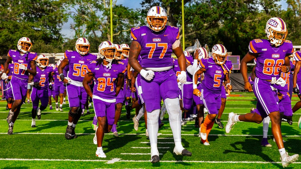 Dreamchaser_CTT's tweet image. After a wonderful conversation with @CoachFanoga and @CoachMasonTSD I am blessed to receive my first offer from EWU #AGTG 🙏🏿💯