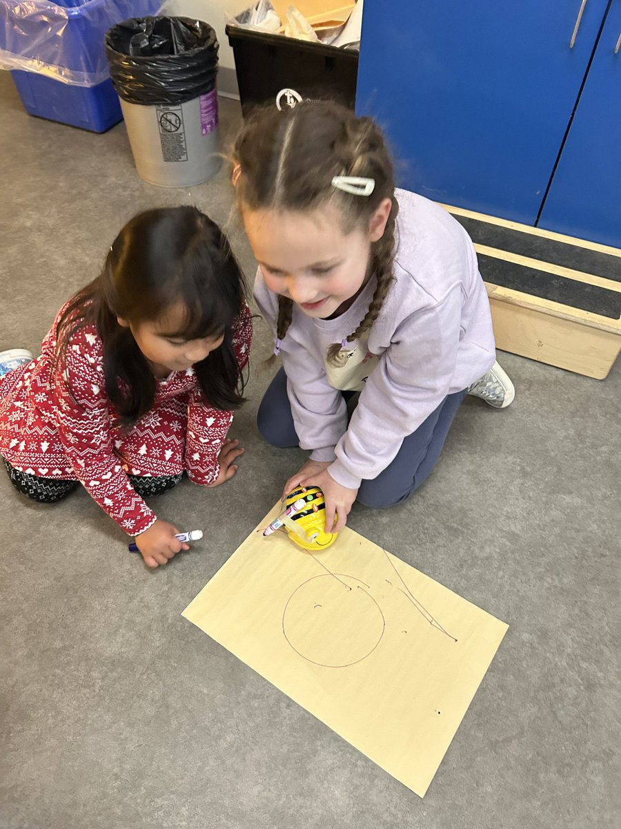 MissLEmmanuel's tweet image. Beebot art! We used our beebots to code different art pieces!🐝🎨
•
@OttCatholicSB @SMYocsb @ocsbArts #ocsbMath #ocsbCodes #ocsbArts