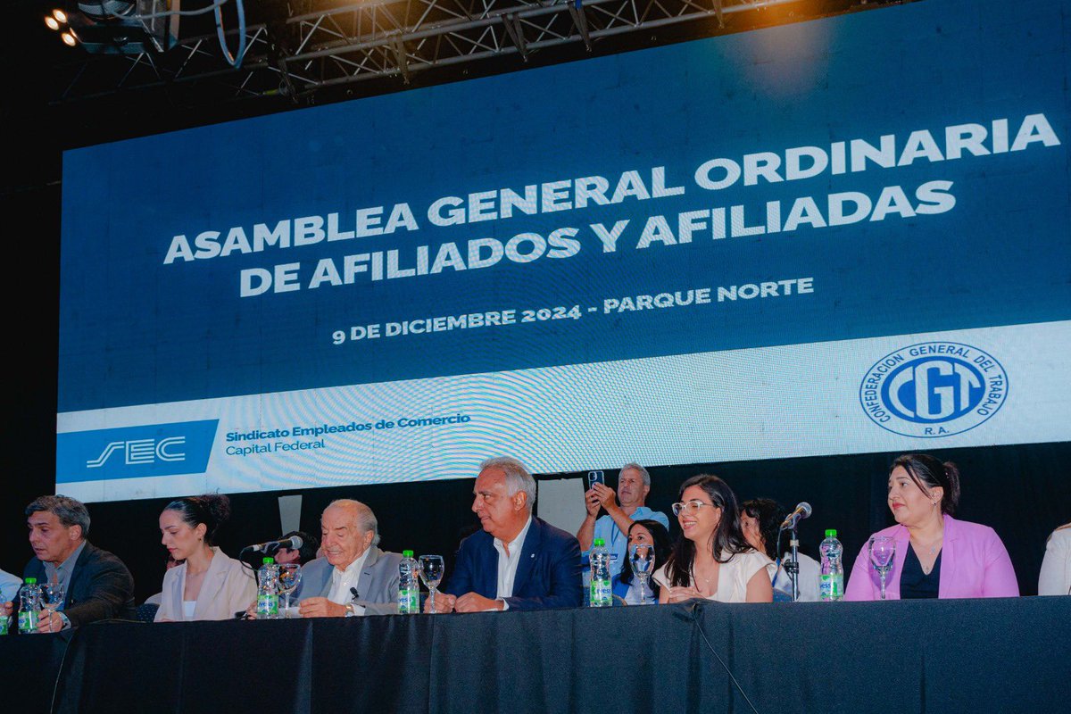 MGonzalezSEC's tweet photo. Asamblea General Ordinaria de Afiliados/as 

Hoy, el SEC - Capital Federal aprobó la memoria y balance correspondiente al 2023/2024 en presencia de más de 5000 compañeros y compañeras reunidos/as en Parque Norte. 

¡Gracias a todos/as por su asistencia! https://t.co/bYJhX4iopn