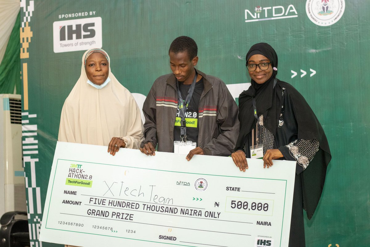 Farouq_Siyi's tweet photo. 07/12/24

I was opportuned to serve as one of the three Judges in Hackathon series as part of the 3MTT Bauchi Impact Summit to mark the completion of the training course for the Cohort 2 of the program. 

#community #communityfirst https://t.co/pf5LeoVuHf