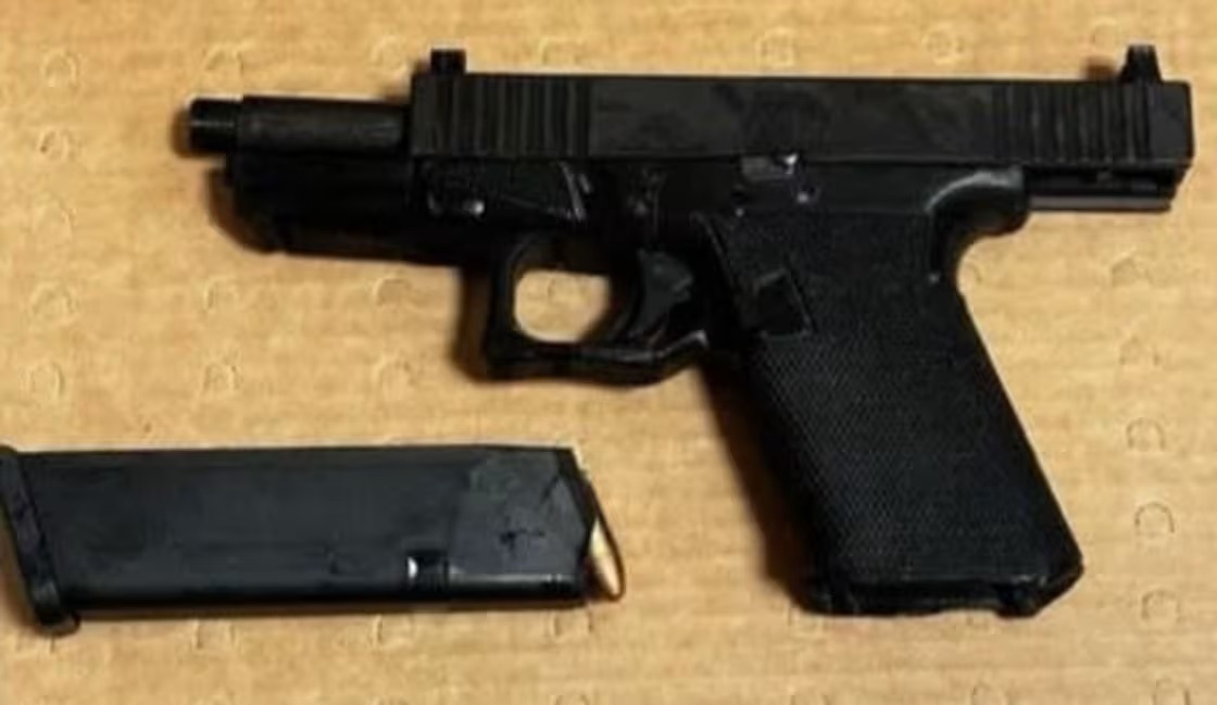 Mrgunsngear tweet media