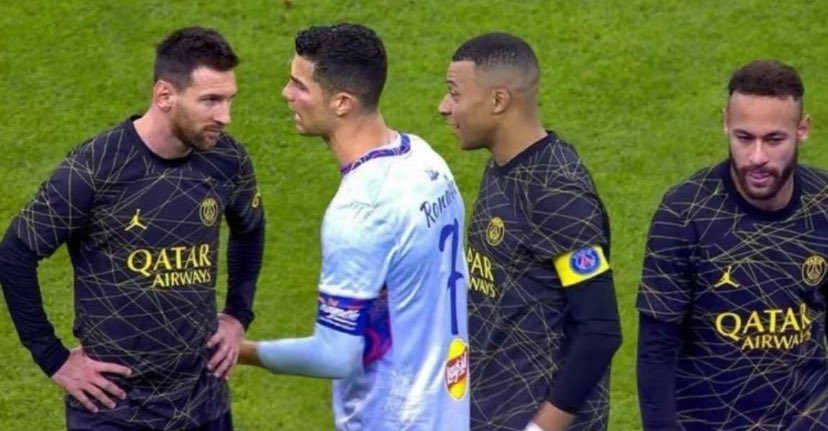 Ayman95z's tweet photo. Sur cette photo il y a :

99 en dribbles
99 en penalty 
99 en vitesse
99 en skills

Et puis y’a Messi Cr7 et Mbappé. https://t.co/kCZKYmVTTm