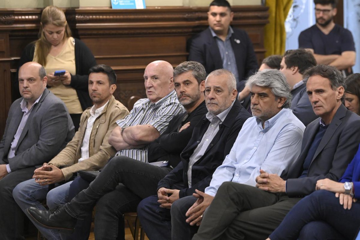 Juan Pablo Brey (@juanpablobrey) on Twitter photo Hoy, participé en la conferencia de prensa de <a href="/Kicillofok/">Axel Kicillof</a>, Gobernador de la <a href="/BAProvincia/">Gobierno PBA</a>, en la cual se refirió a la actualidad del conflicto de #AerolíneasArgentinas y a su compromiso, conjunto con los trabajadores, para sostenerla y evitar dolorosos errores del pasado. Hoy, participé en la conferencia de prensa de <a href="/Kicillofok/">Axel Kicillof</a>, Gobernador de la <a href="/BAProvincia/">Gobierno PBA</a>, en la cual se refirió a la actualidad del conflicto de #AerolíneasArgentinas y a su compromiso, conjunto con los trabajadores, para sostenerla y evitar dolorosos errores del pasado.