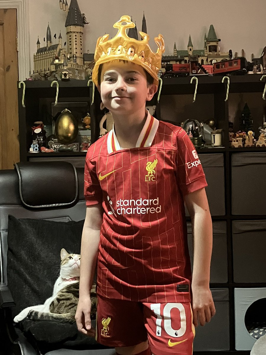 KatyWarrener's tweet photo. King of the school disco yesterday a great way to end year 6’s last eva school pta disco he hasn’t taken the crown off apart to go to school he got a selection box aswell was well chuffed wiv himsen😘🙌🕺🏻 https://t.co/xD5Acca9lQ