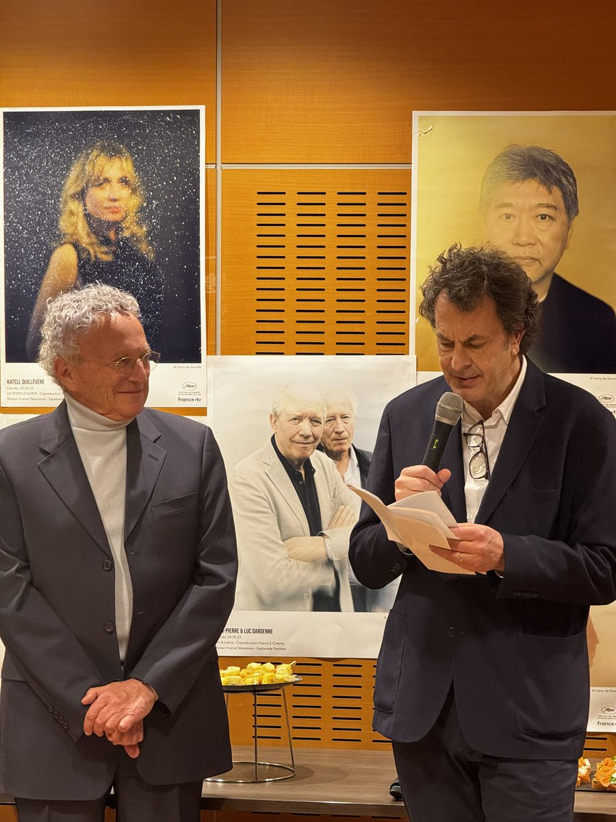 Une légende du service des sports de France TV et de la télévision ! 
Bravo <a href="/n_monfort/">Nelson Monfort</a> pour cette carrière et très heureux d’avoir travailler à tes côtés 🫡