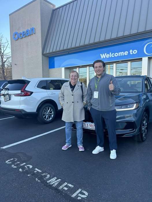 OceanHanover's tweet image. A big thank you to our friend Maxine Kessler for choosing us! Maxine is a repeat customer who upgraded into the HRV of her choice. I’d love to help anyone who is looking for a new or used vehicle 😊