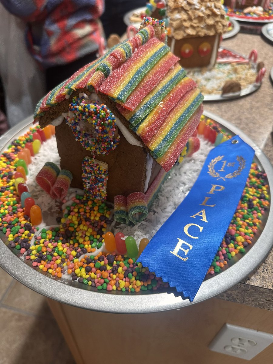 bubblgumbarbie's tweet photo. First place! https://t.co/iZViPMqp09