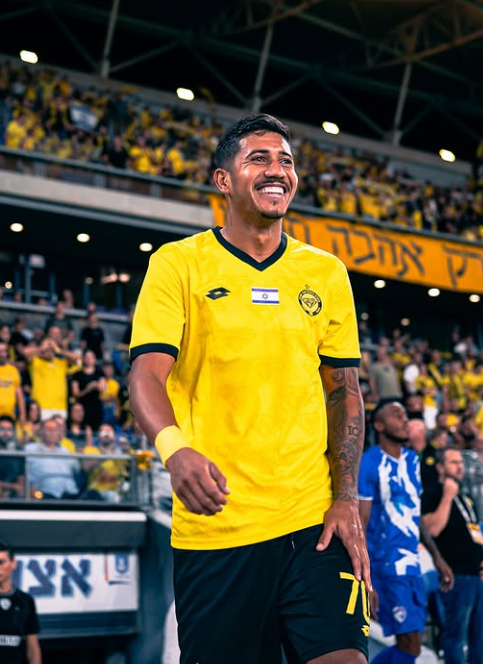 ¡IMPARABLE!

Freddy "Pico" Vargas jugó completo y MARCÓ GOL con Netanya que venció 2-3 a Ironi Tiberias en la Primera División de Israel.

Además, el primer gol de su equipo fue gracias a un tiro libre de él que se desvío en un hombre y que el árbitro terminó dando como autogol.