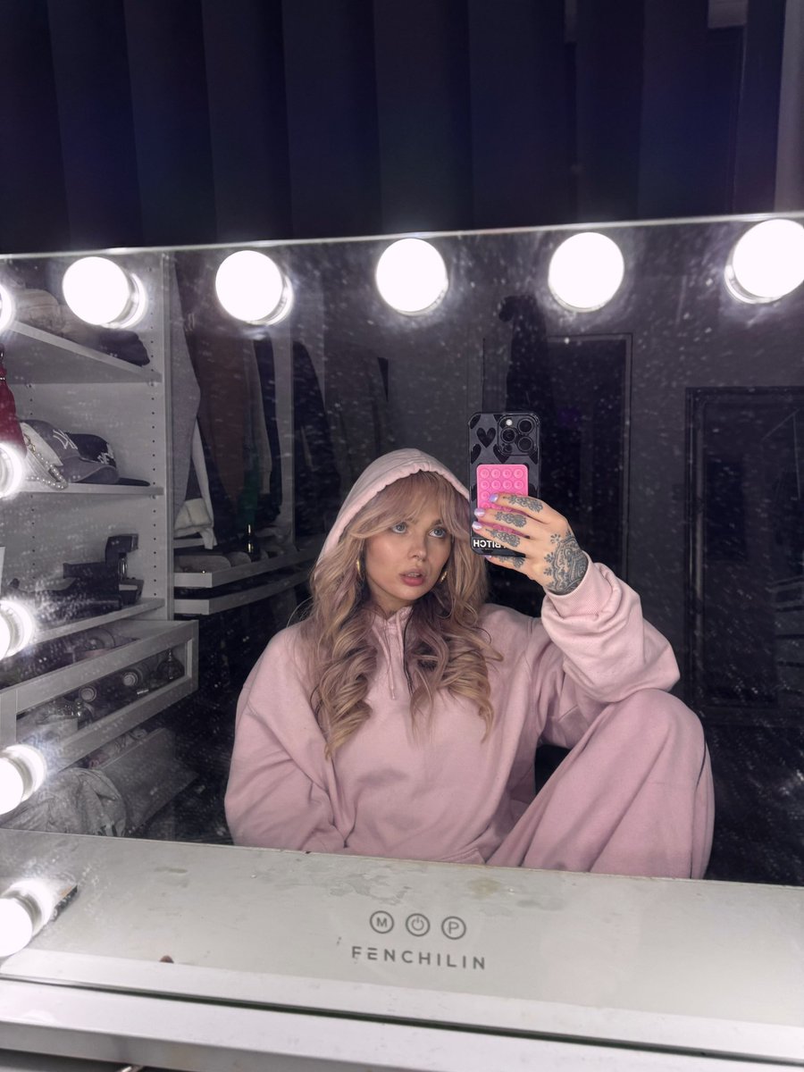 So ready for new music in 2025, let’s goooo 💕

#explorepage✨ #newmusicalert #newmusic