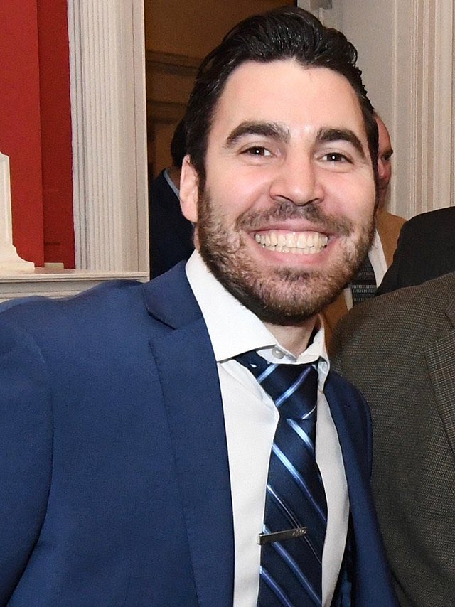 PopCrave's tweet image. Luigi Mangione is cousins with the sitting Maryland State Delegate Nino Mangione, who represents District 42A.