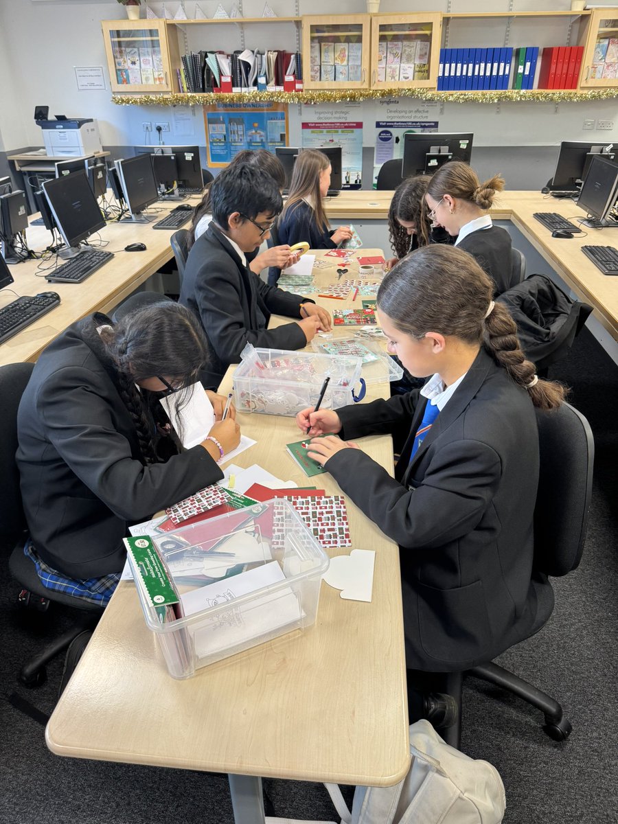 Eastwood BECS (@eastwoodbecs) on Twitter photo A massive well done to all the pupils that came in during their lunchtime over the past week to make Christmas Cards that will be displayed around Glasgows Royal Hospital for Children β€οΈππ
πΌ <a href="/EastwoodHighERC/">Eastwood High School</a> A massive well done to all the pupils that came in during their lunchtime over the past week to make Christmas Cards that will be displayed around Glasgows Royal Hospital for Children β€οΈππ
πΌ <a href="/EastwoodHighERC/">Eastwood High School</a>