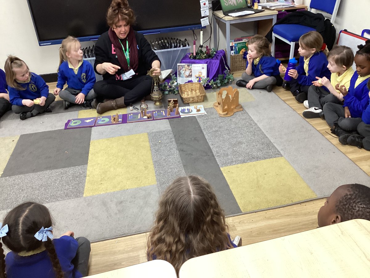 StAnthonysCPS's tweet photo. FS2 enjoyed learning about Advent and the Christmas Story with Mrs Collinge. #STAsparkle @CuthbertPrimary https://t.co/YrF3wwafkU