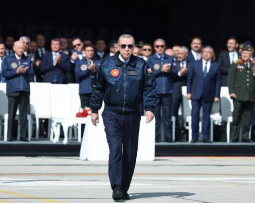 ozgurrfk1's tweet photo. Cumhurbaşkanımız @RTErdogan:

“Çakal ne kadar hile bilirse, kurt da o kadar yol bilir” https://t.co/7DwqrxdqVD